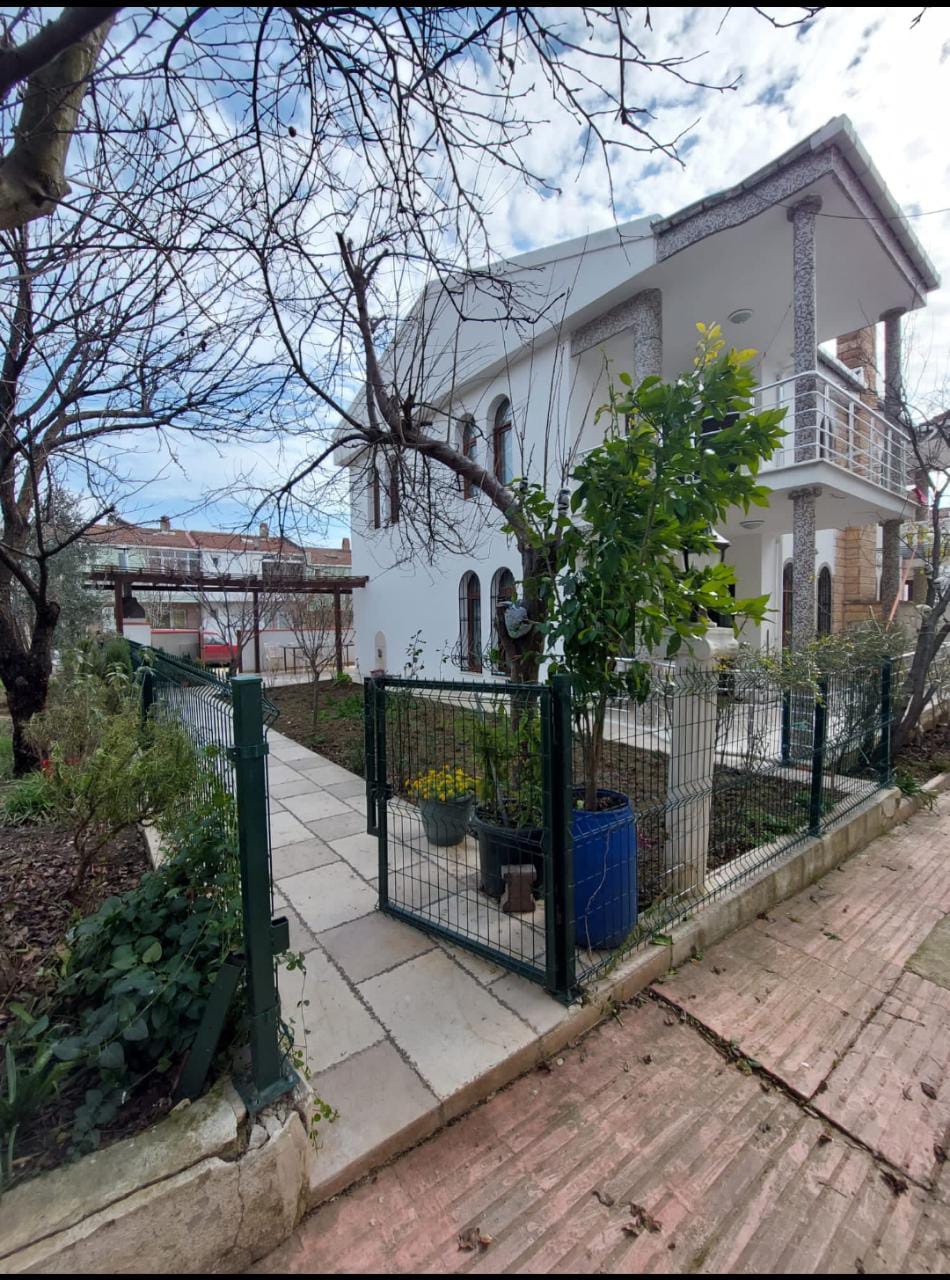 Independent villa for sale in Istanbul / Büyükçekmece (Calaliye)
