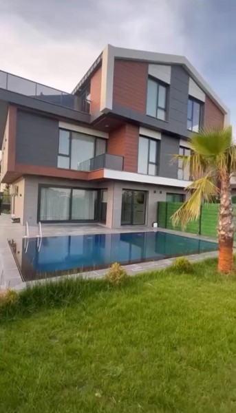 İstanbul/Beylikdüzü’nde satılık villa