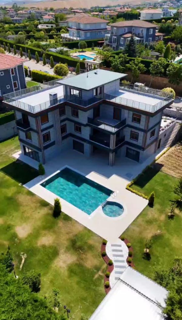 Villa for sale in Istanbul / Büyükçekmece